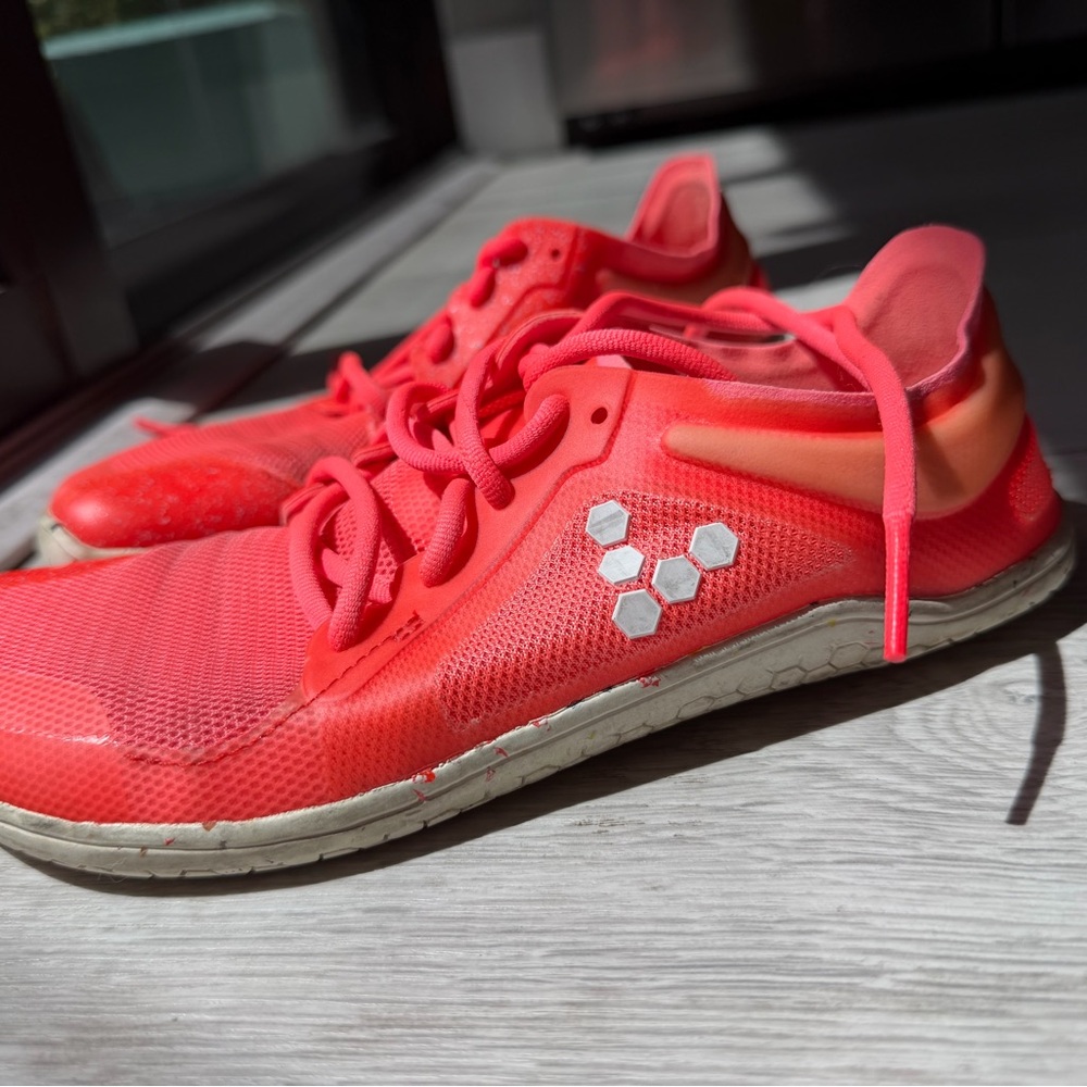 Women’s Red Athletic Sneakers Vivobarefoot